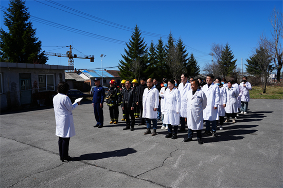 筑牢安全防線  守護(hù)生命通道泉林公司開展消防應(yīng)急疏散演練活動(4).jpg