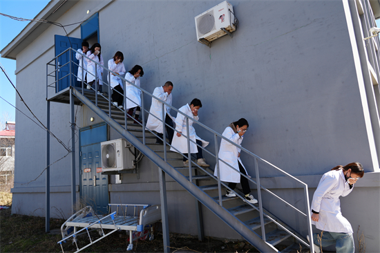 筑牢安全防線  守護(hù)生命通道泉林公司開展消防應(yīng)急疏散演練活動(2).jpg