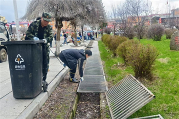 扮靚林區(qū)新顏值 共建綠色宜居家園 泉林公司全面開展環(huán)境綠化美化凈化專項行動（12）.jpg